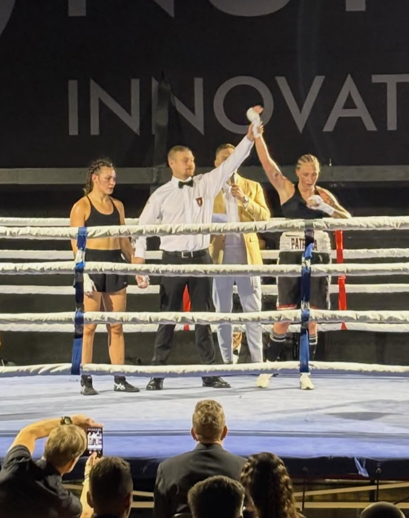 Patricia Berghult celebrates her comeback victory over Tiia Rantakyla after six dominant rounds.